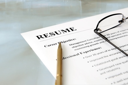 Improve the Quality of Your Resume with These Tips, Copyright: <a href='https://www.123rf.com/profile_nan728'>nan728 / 123RF Stock Photo</a>